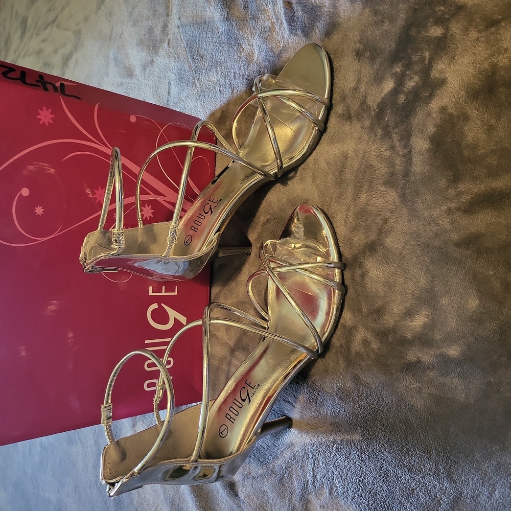 Shoe